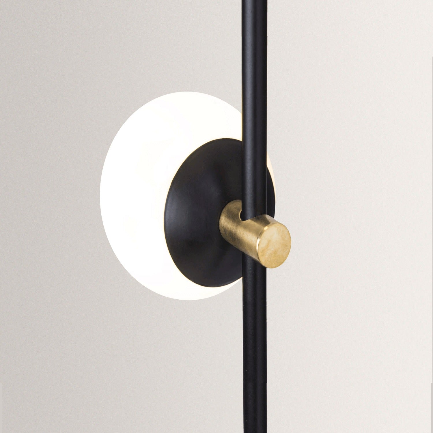 Esferra 165 Floor Lamp