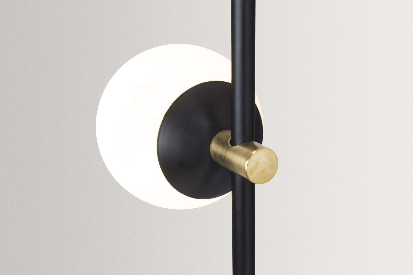 Esferra 165 Floor Lamp - Hatsu