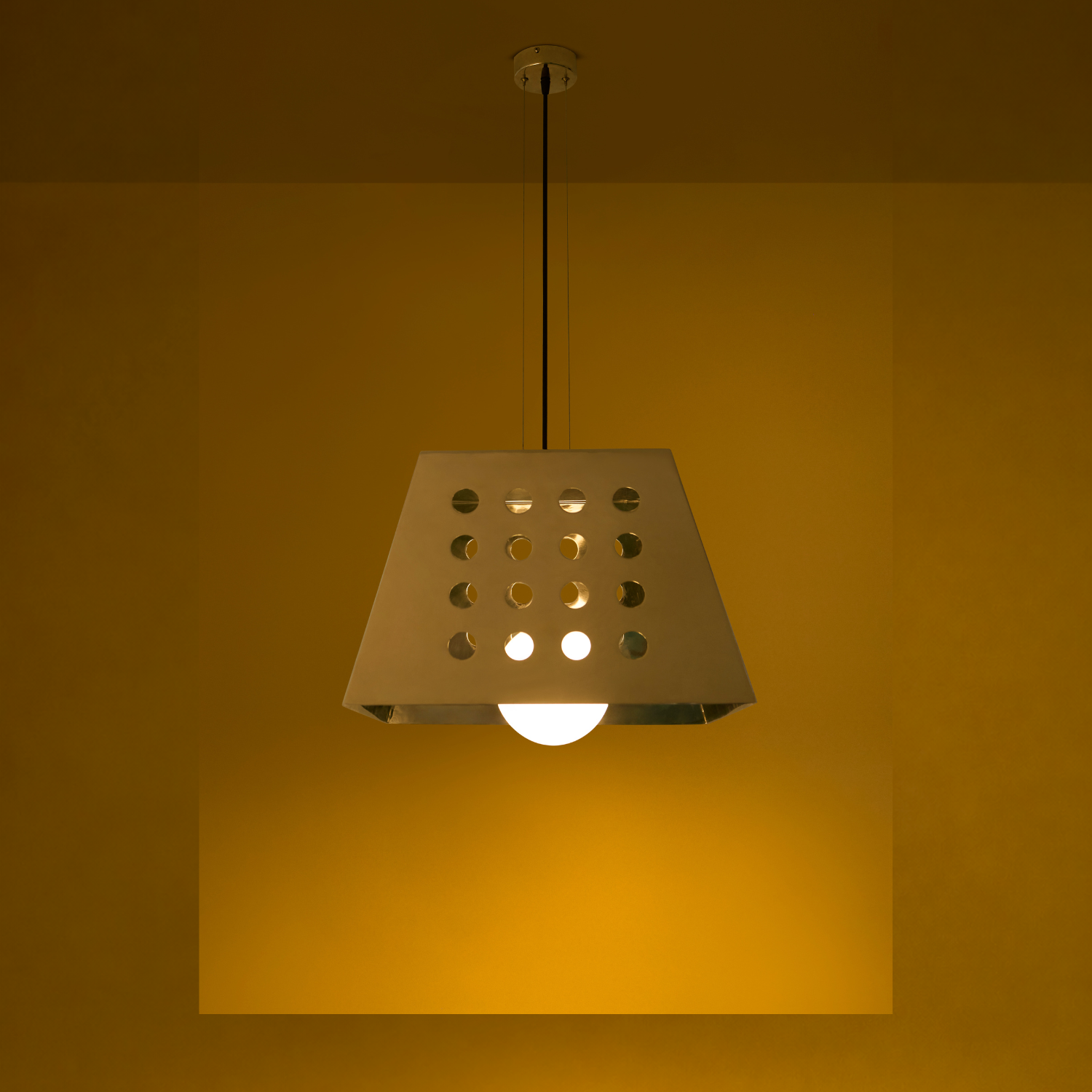 Obscura Pendant Light