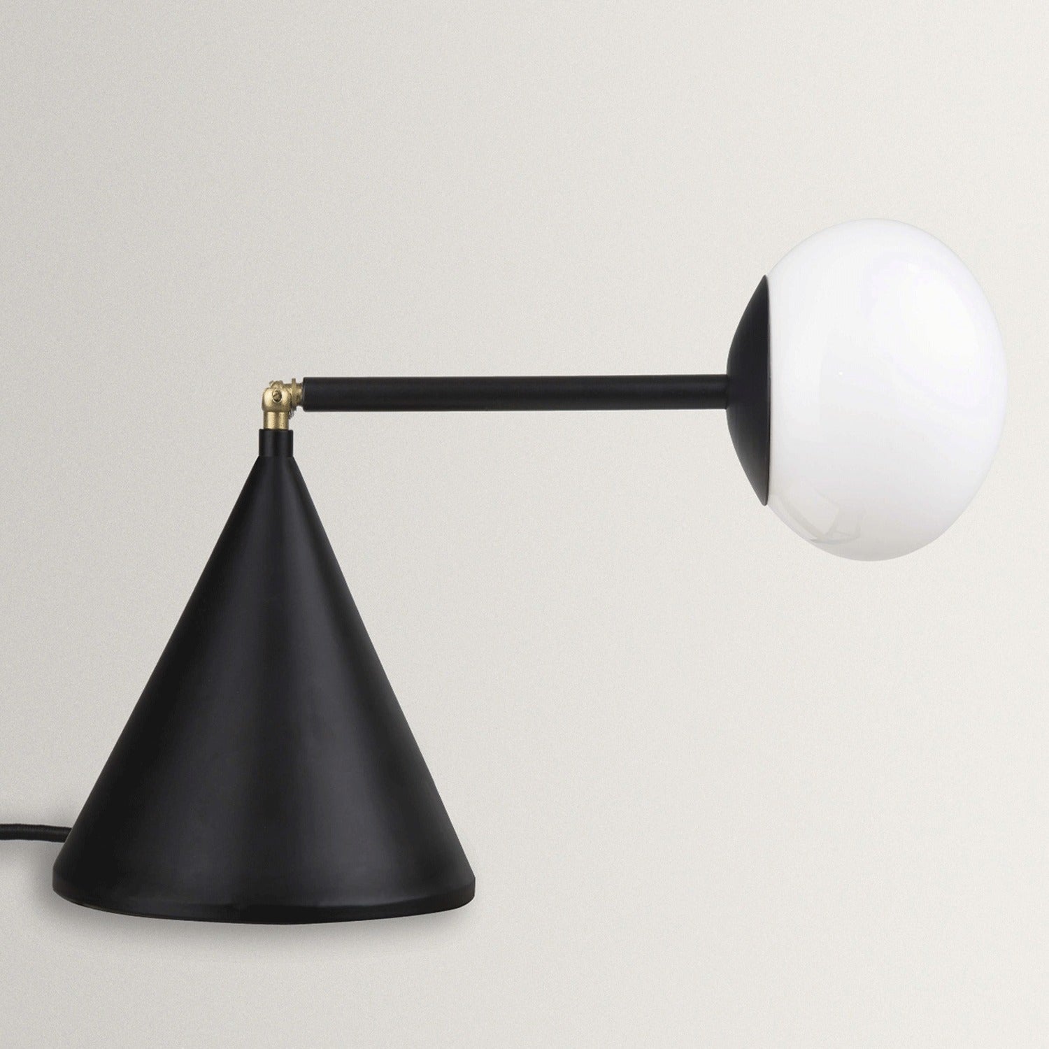 Esferra Table Lamp