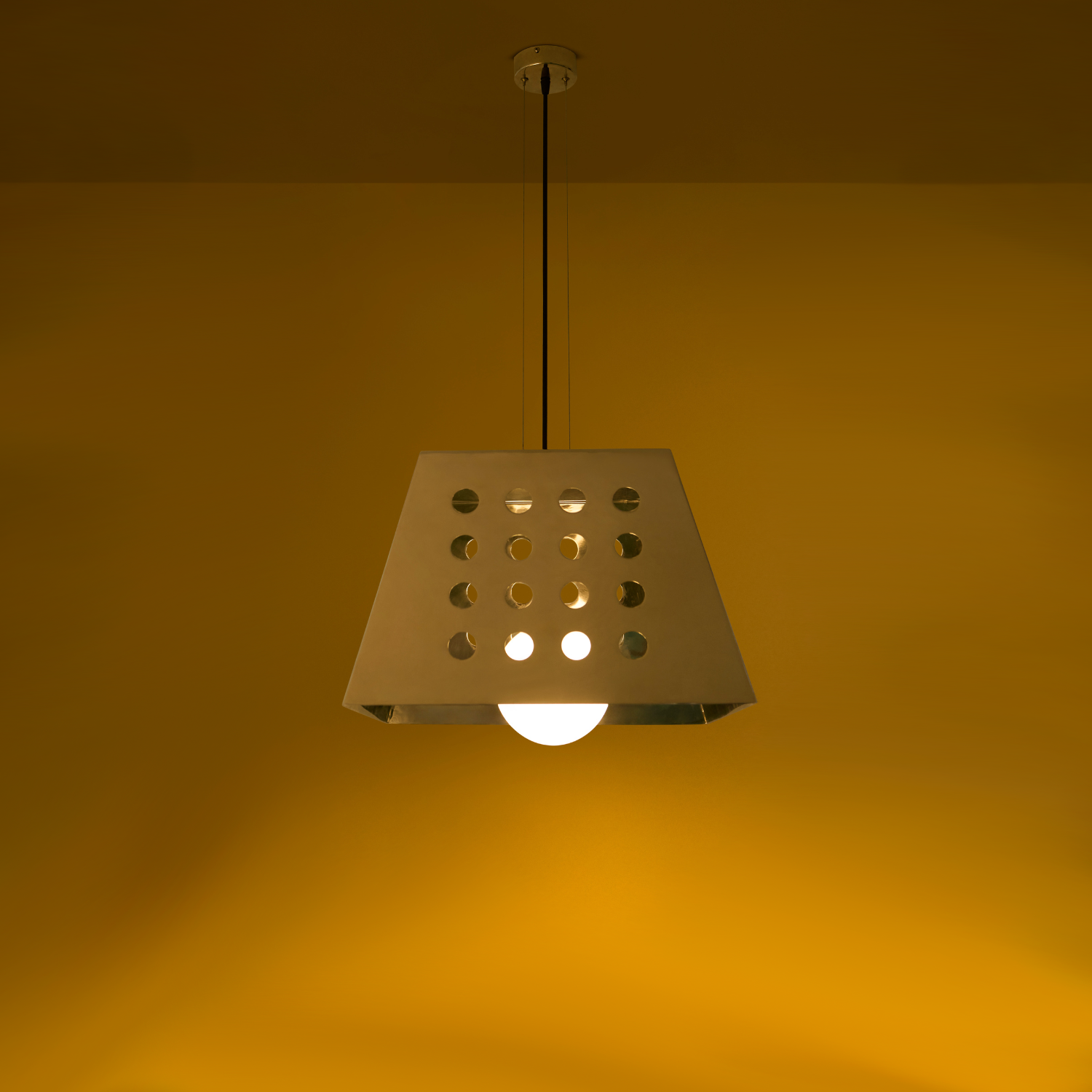 Obscura Pendant Light