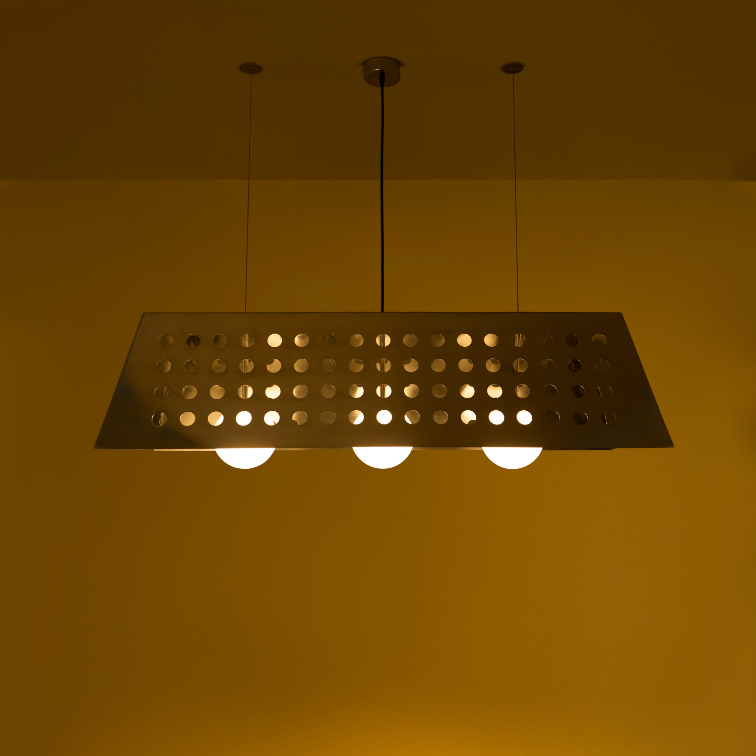 Obscura Chandelier Light