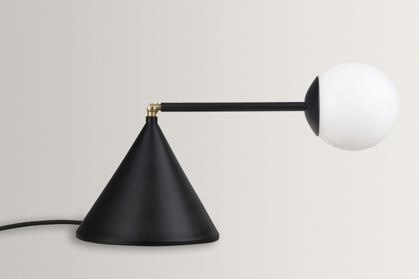 Esferra Table Lamp - Hatsu