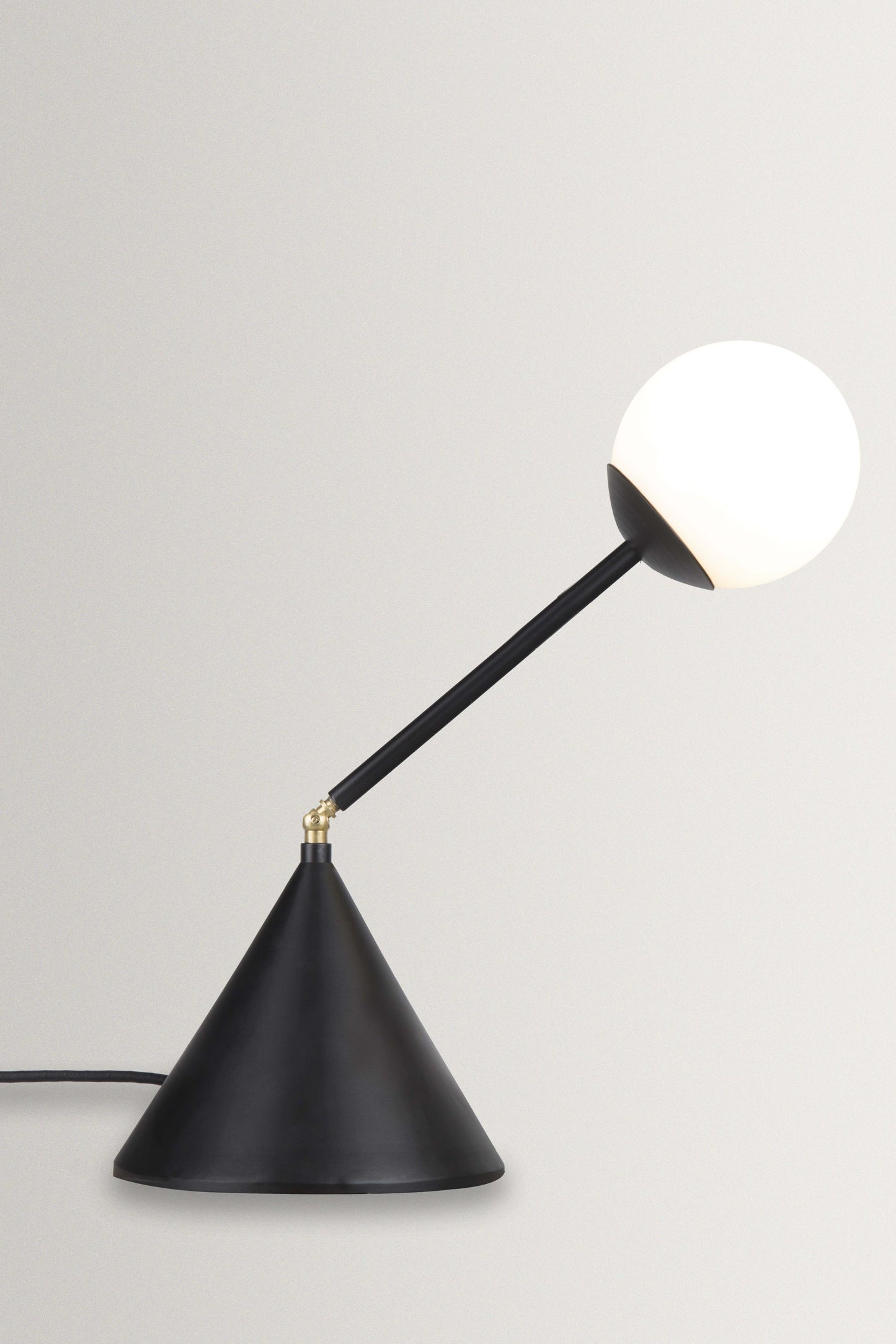 Esferra Table Lamp - Hatsu